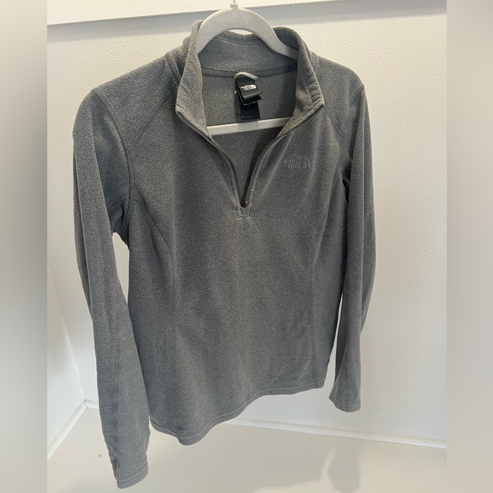 The North Face: Gray Fleece Pullover